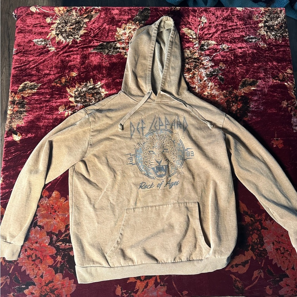 Def Leppard Rock of Ages Hoodie Leopard Graphic Band Sweatshirt Medium